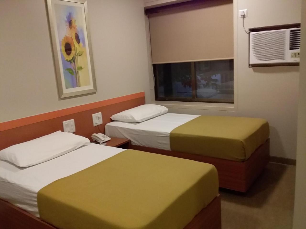 Sai Palace Express Sirdi Kültér fotó